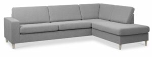 Pan set 3 OE right sofa med chaiselong - gråt polyester stof og natur træ - Nicehome.dk